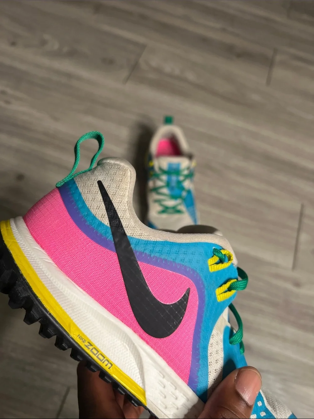 Nike Trail Wildhorse Athletic Shoes with Green Laces (8.5)